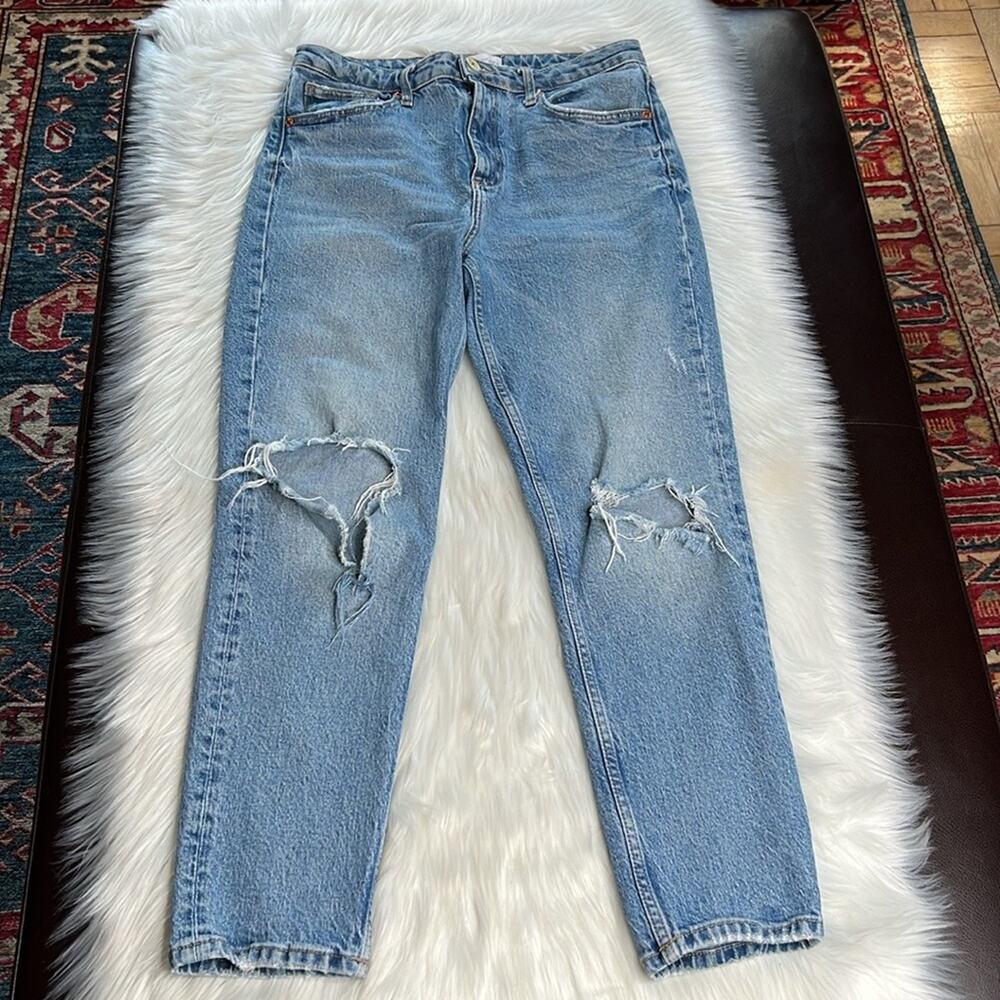 Zara Light Wash High Waisted Ripped Knee Mom Jeans